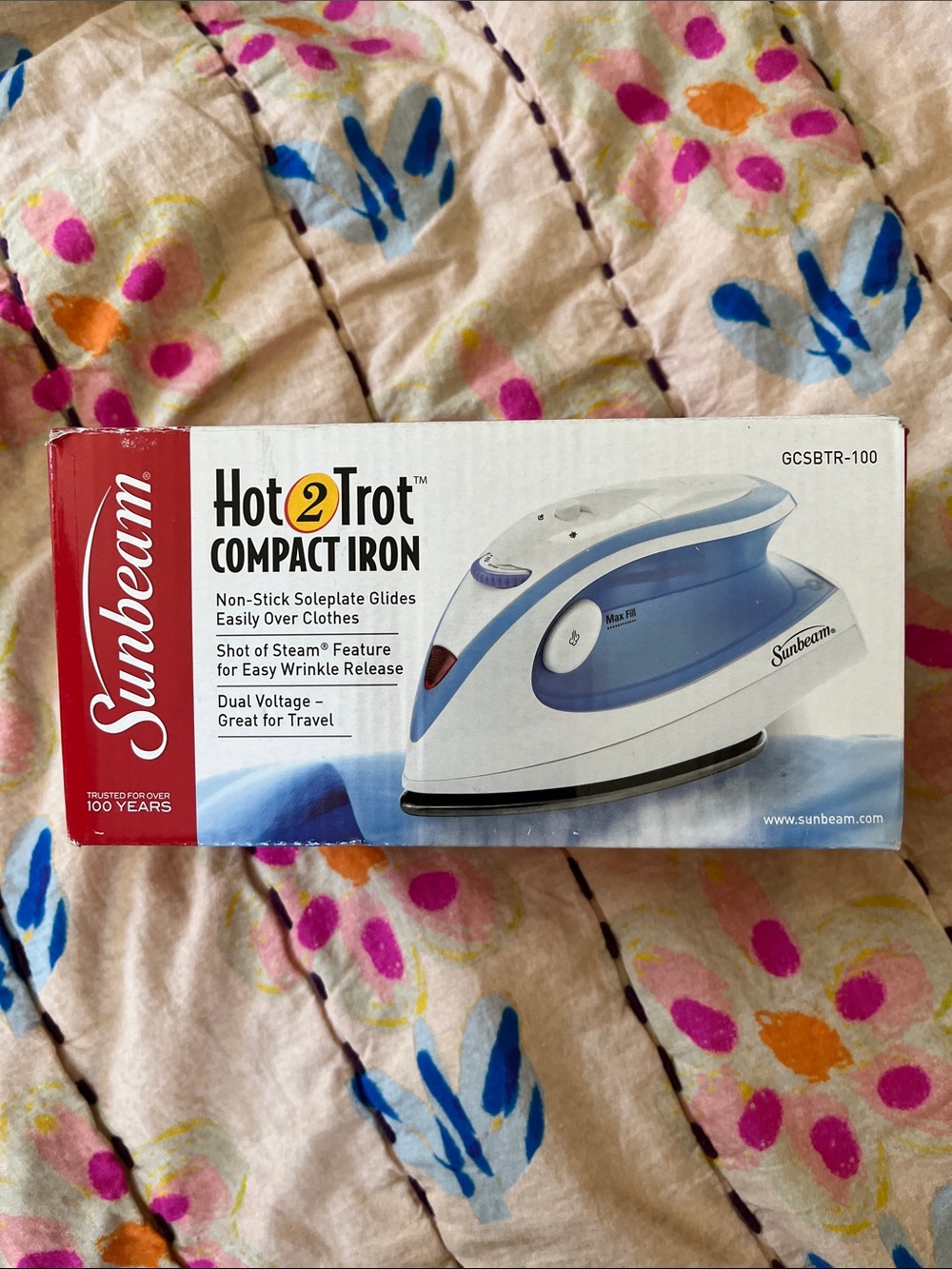 Sunbeam Compact Travel Iron in White and Blue